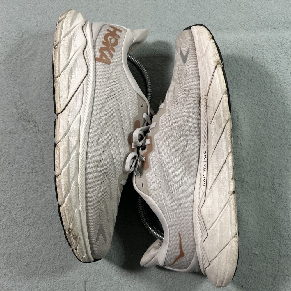HOKA ONE ONE Arahi 6 Shoes Womens 9.5 B Running Sneaker White Gray Trail 1123195